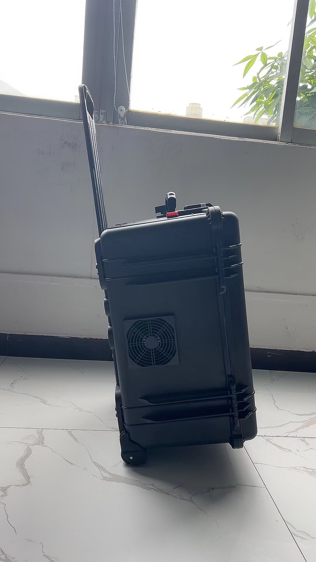 新建手拉箱型移动通信干扰器